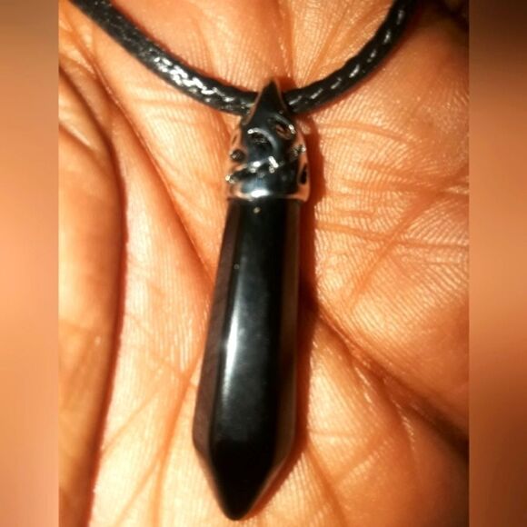 Hand crafted black pendant necklace - Picture 3 of 6